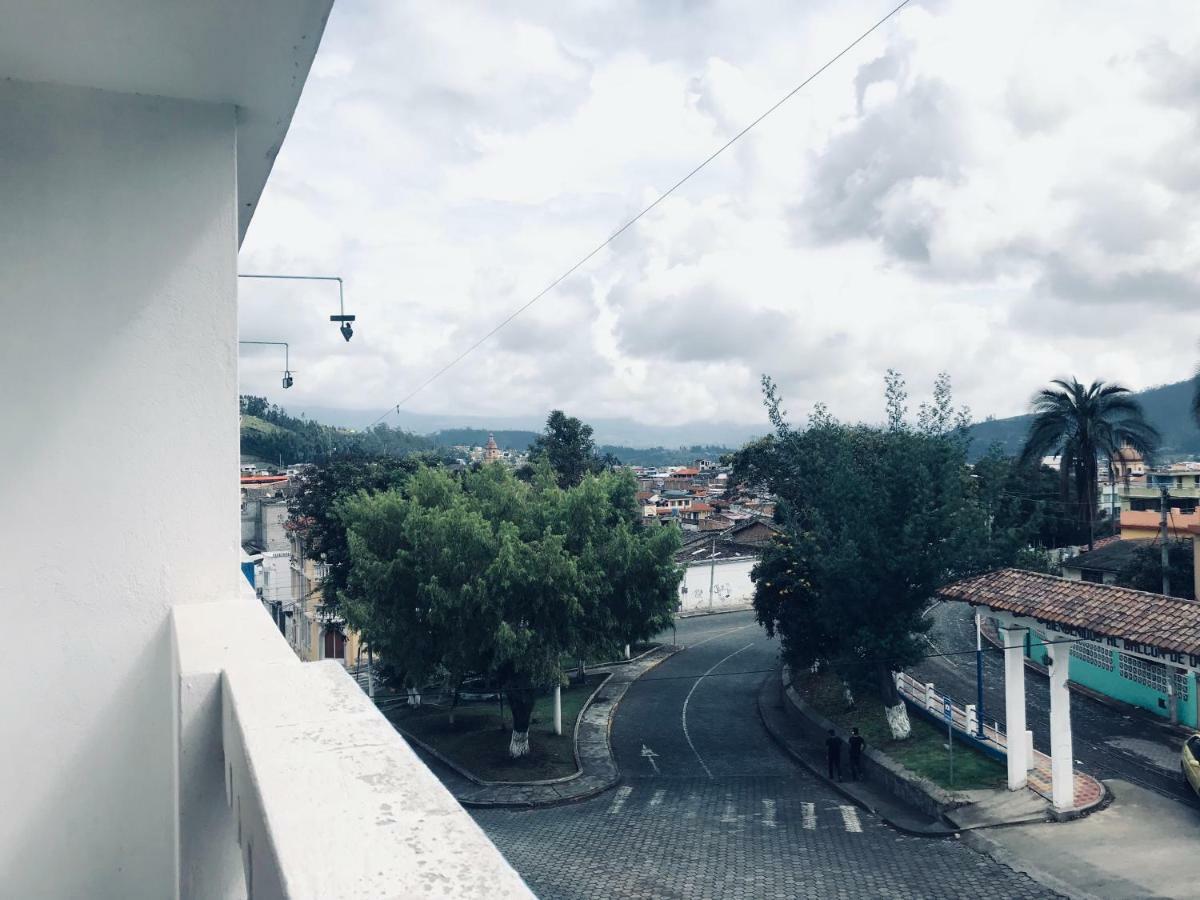 Hostal Chasqui Otavalo Εξωτερικό φωτογραφία